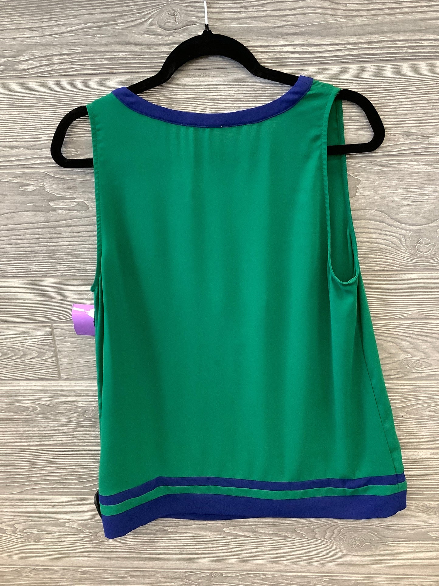 Top Sleeveless By Hawthorn In Green, Size: L