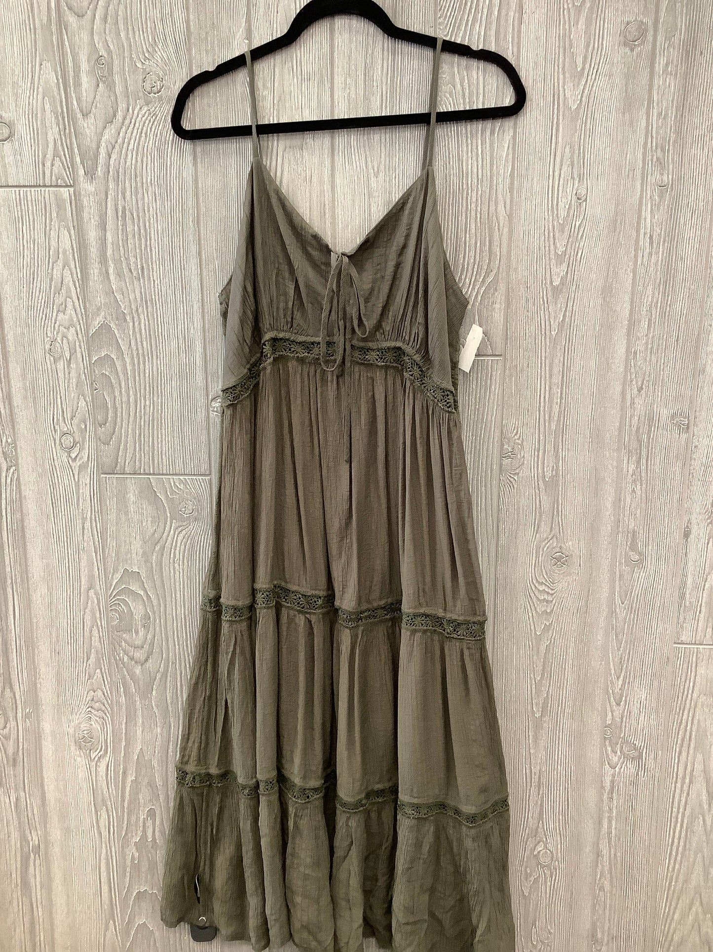 Dress Casual Midi By Clothes Mentor In Green, Size: 1x