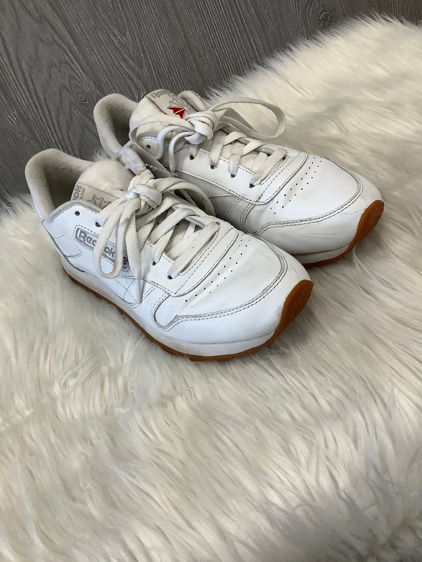 White Shoes Sneakers Reebok, Size 9.5