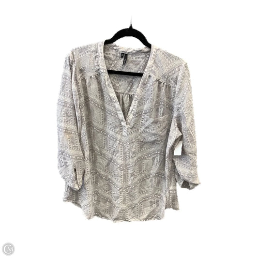 Top Long Sleeve By Maurices In Grey, Size: Xl