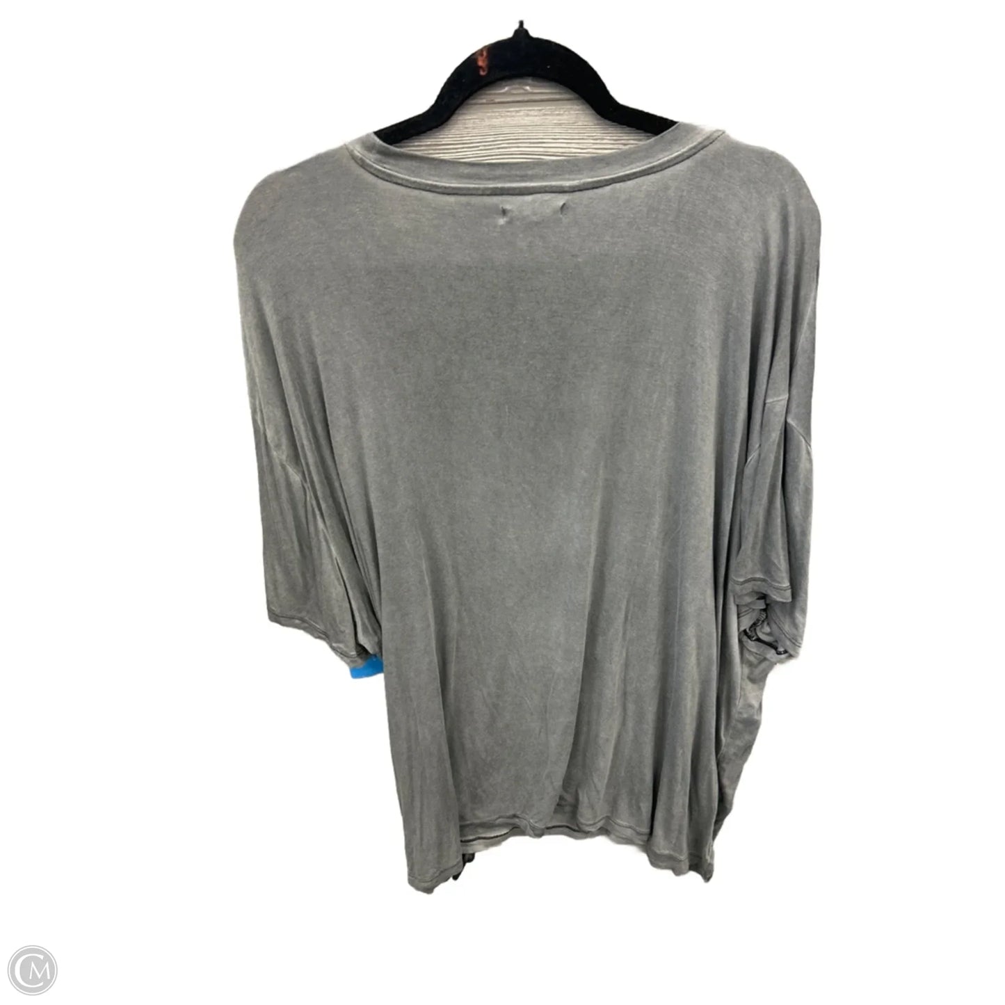 Top Short Sleeve By Maurices In Grey, Size: 3x