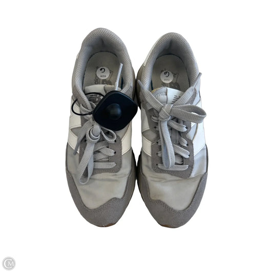 Shoes Athletic By New Balance In Grey, Size: 6