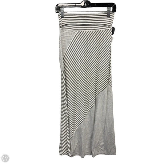 Skirt Maxi By Clothes Mentor In Grey & White, Size: 4