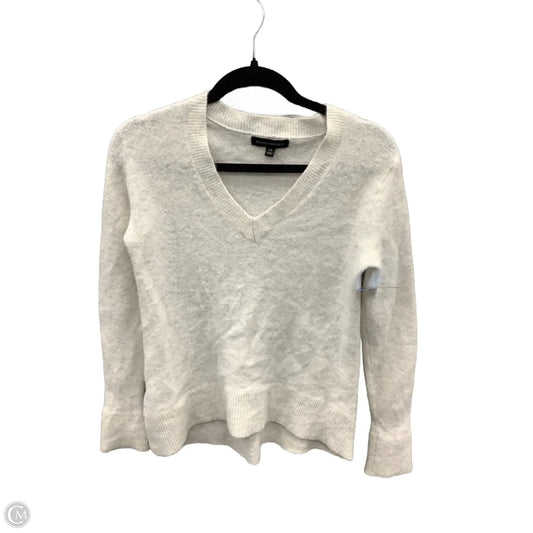 Sweater By Banana Republic In Cream, Size: Xs