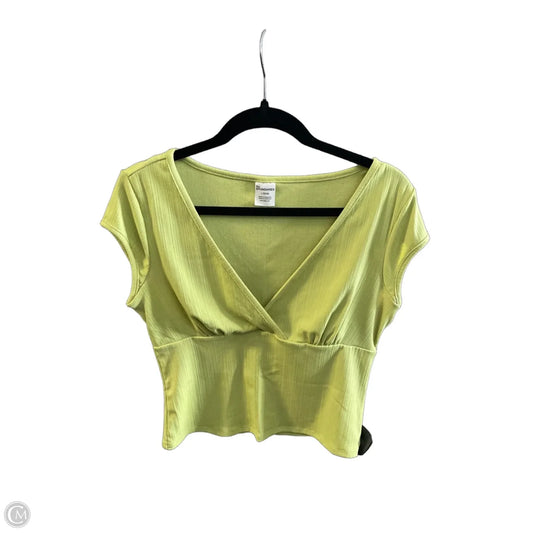 Top Short Sleeve By No Boundaries In Green, Size: L