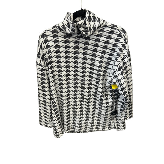 Top Long Sleeve By Chicos In Black & White, Size: M