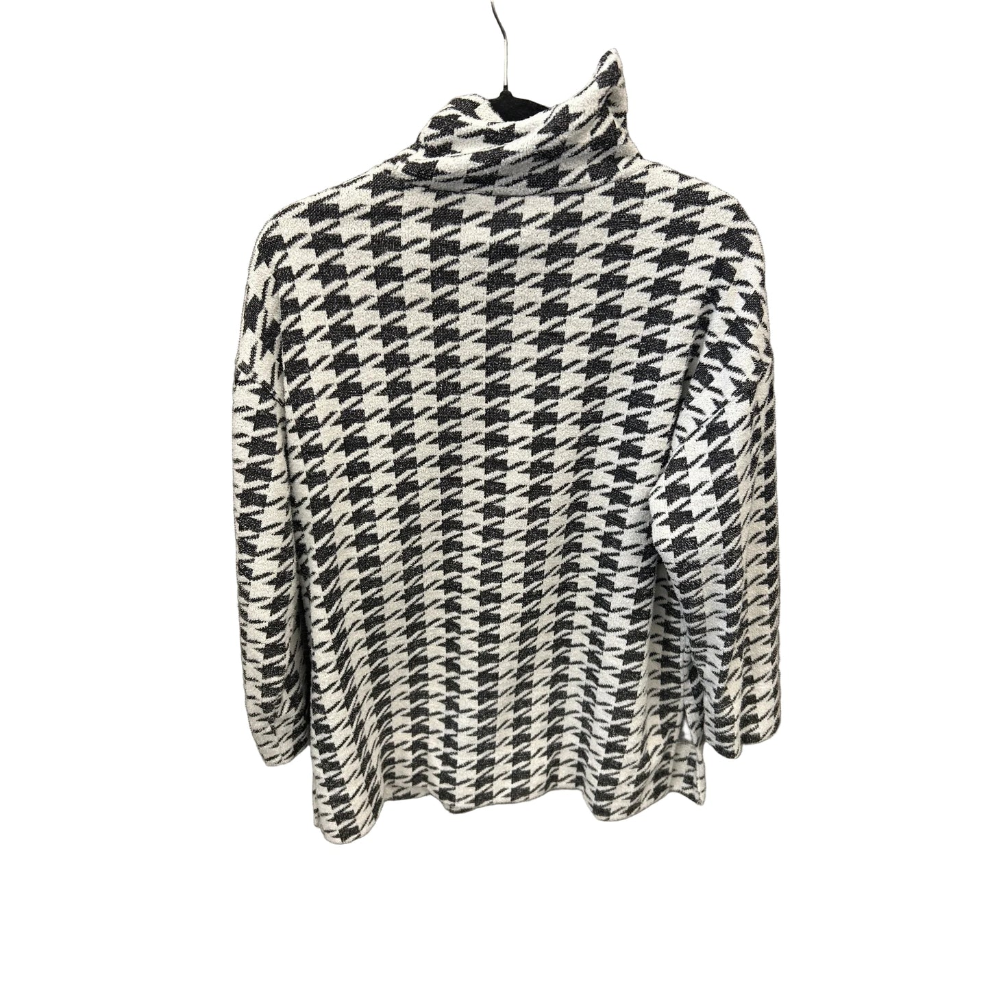 Top Long Sleeve By Chicos In Black & White, Size: M