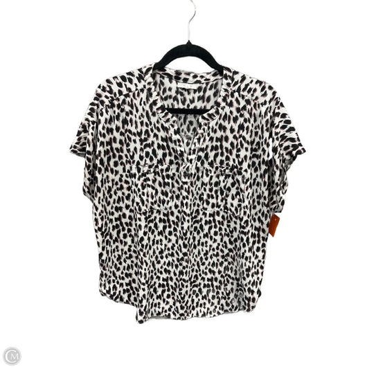 Top Short Sleeve By Maurices In Animal Print, Size: L