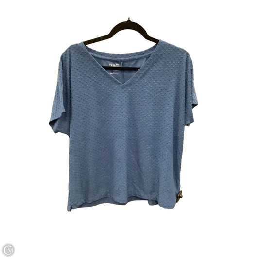 Top Short Sleeve By Maurices In Blue, Size: M