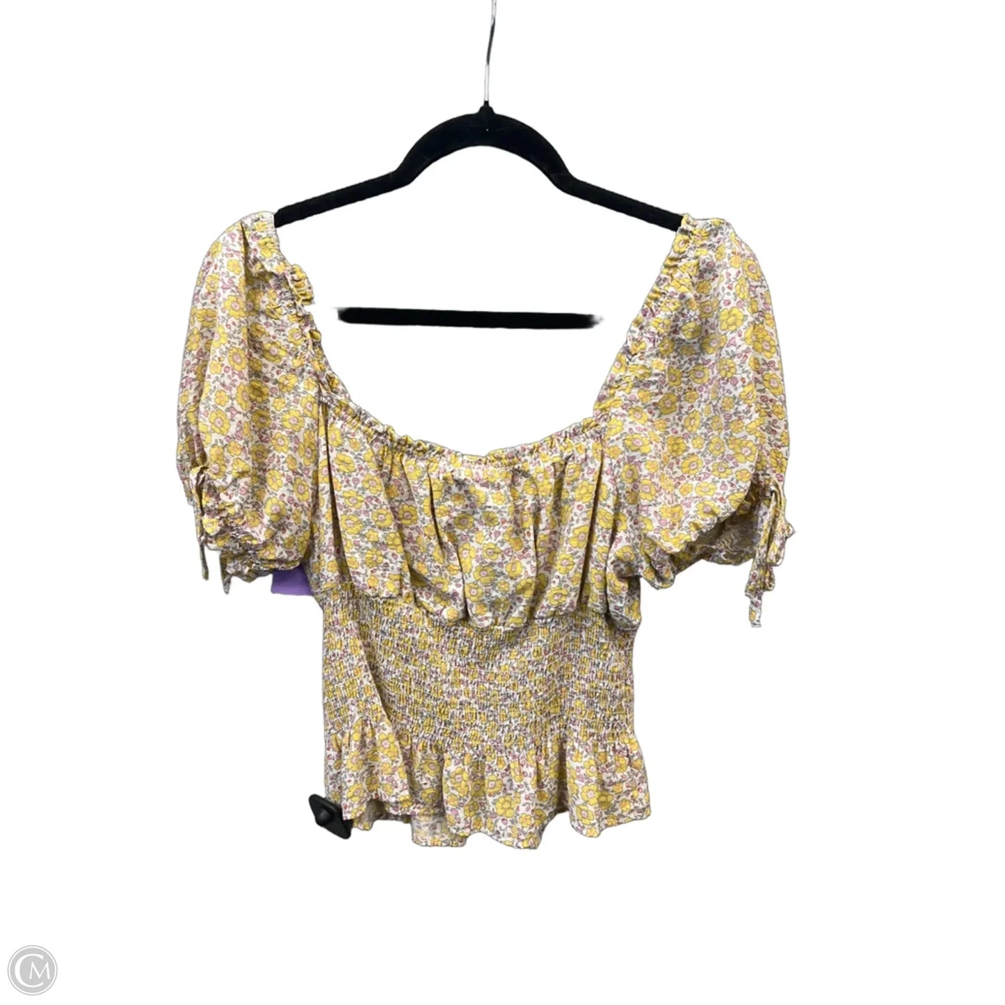 Top Short Sleeve By Clothes Mentor In Yellow, Size: M