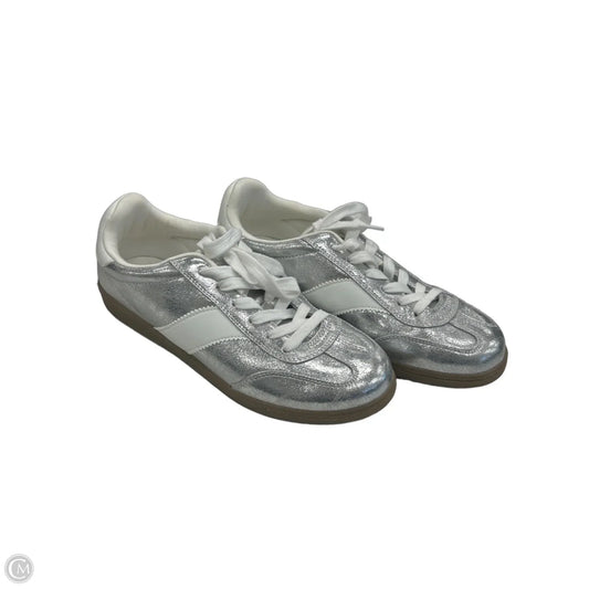 Shoes Sneakers By Universal Thread In Silver, Size: 9