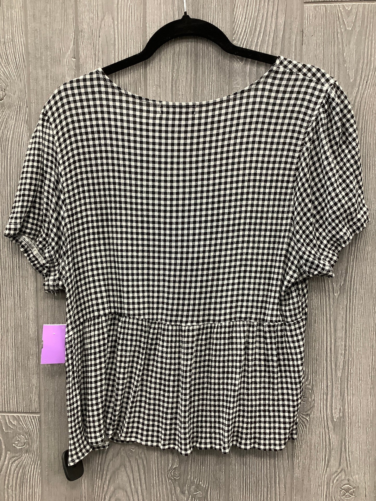 Top Short Sleeve By So In Black & White, Size: Xl