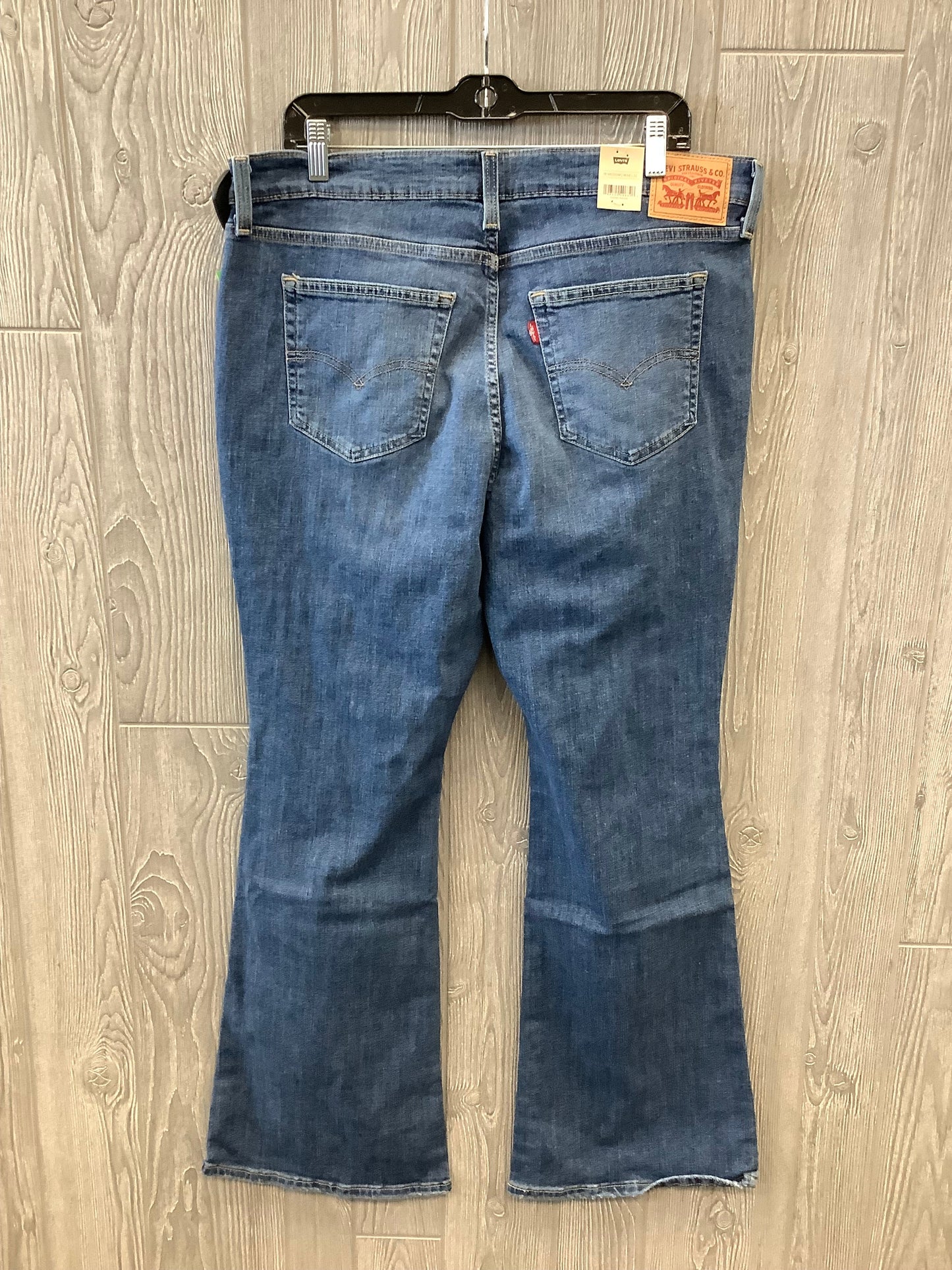 Jeans Flared By Levis  Size: 18