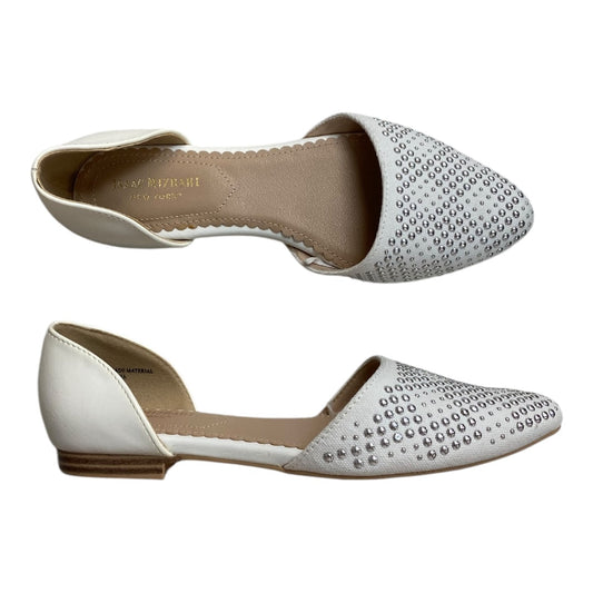 Shoes Flats By Isaac Mizrahi In White, Size:6