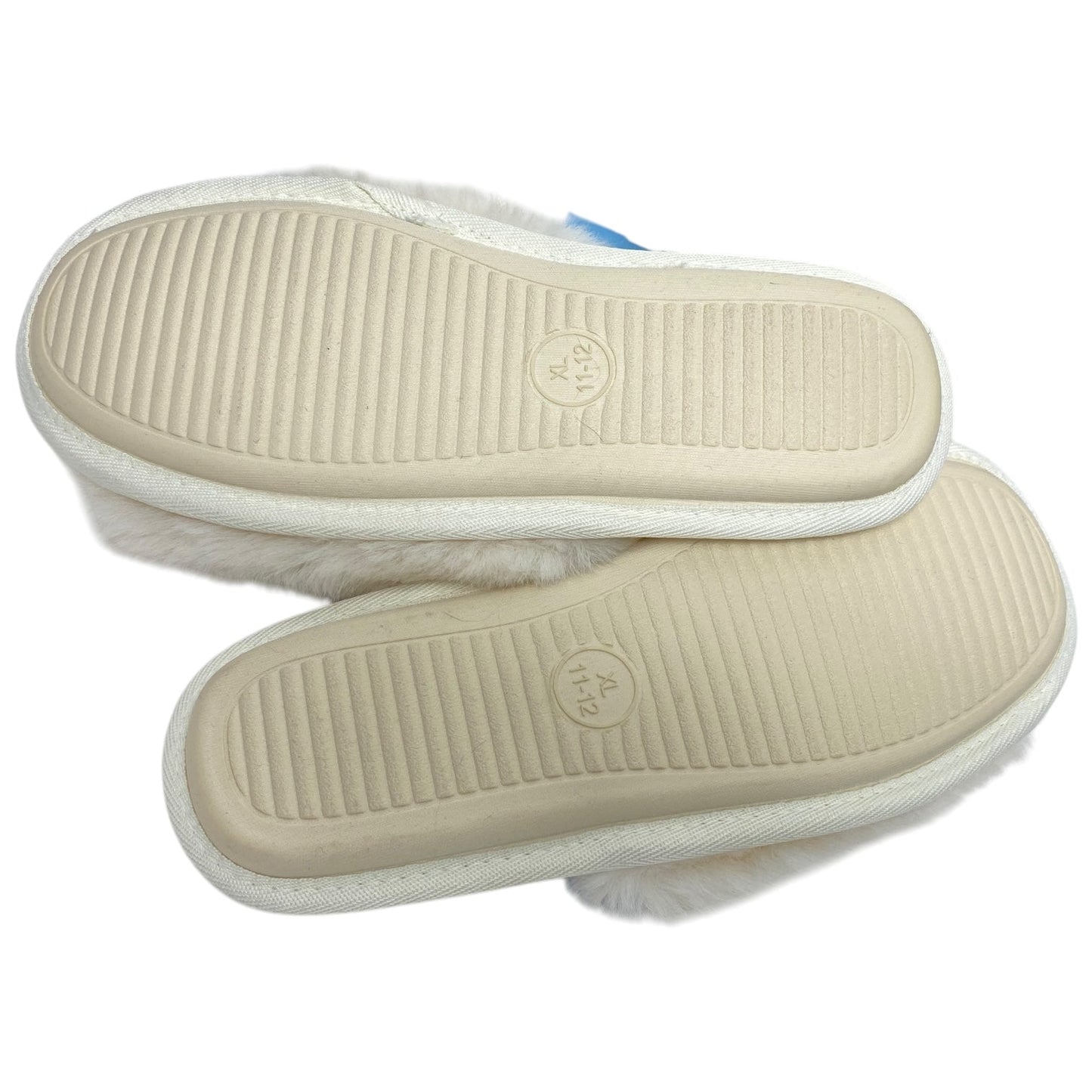 Slippers By Clothes Mentor In Cream