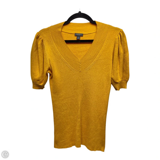 Sweater Short Sleeve By Ann Taylor In Gold, Size: S