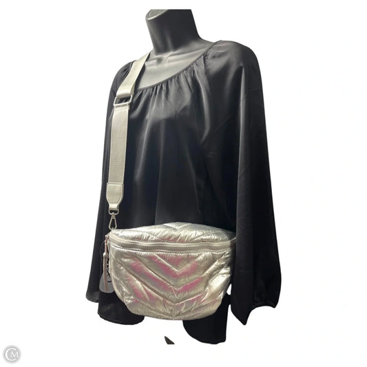 Crossbody By Clothes Mentor, Size: Medium