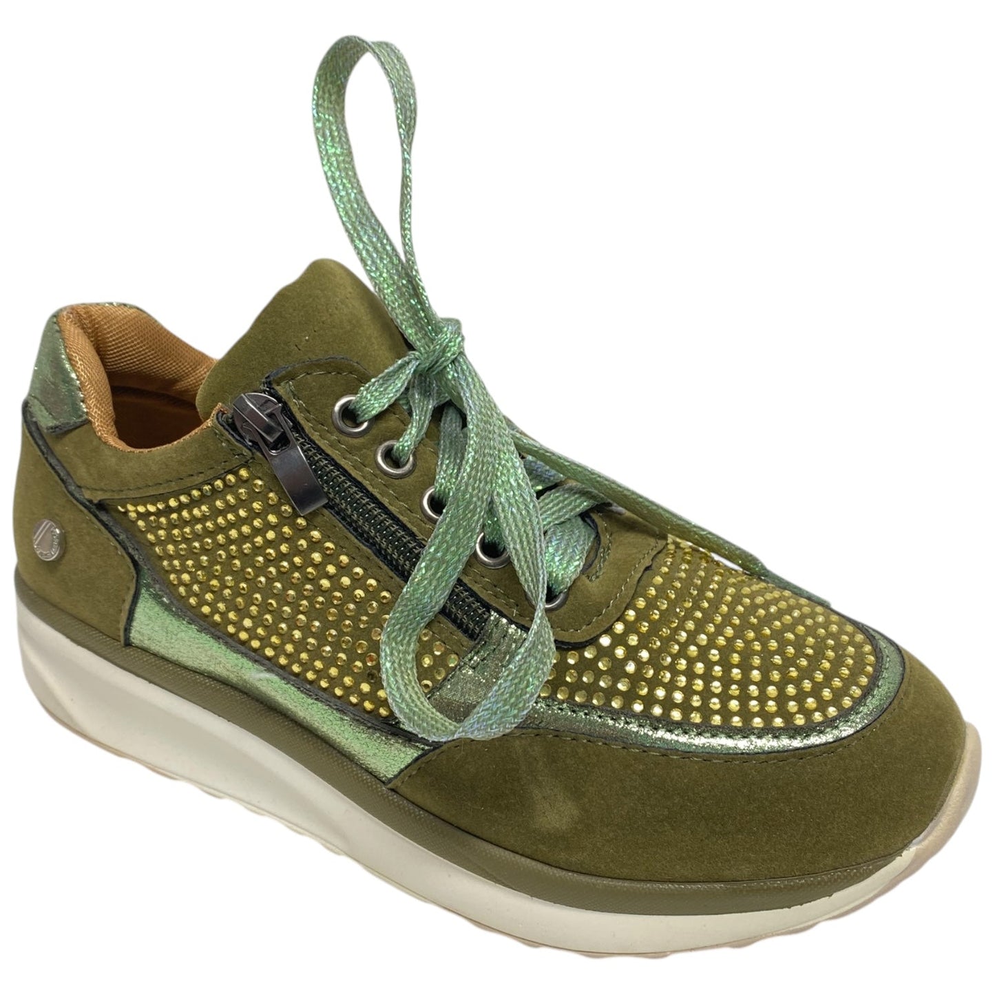 Shoes Sneakers By Clothes Mentor In Green, Size: 5.5