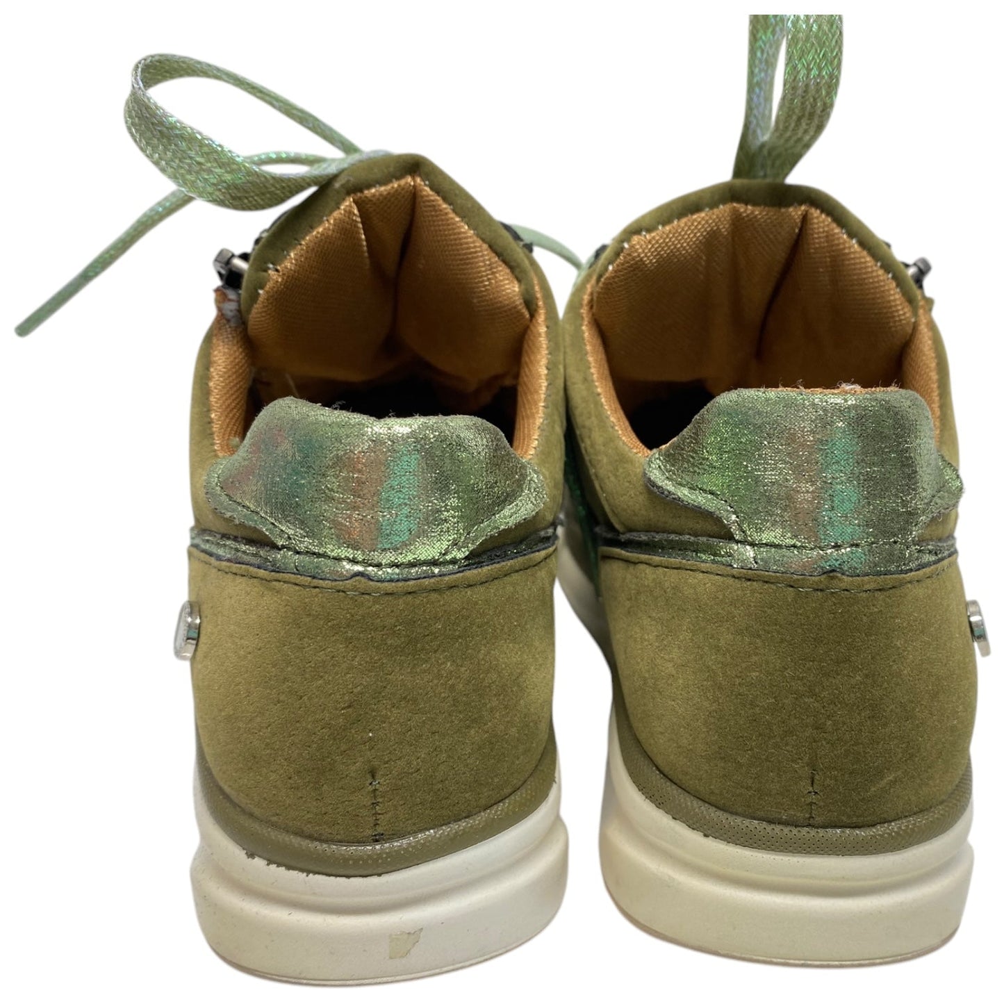 Shoes Sneakers By Clothes Mentor In Green, Size: 5.5