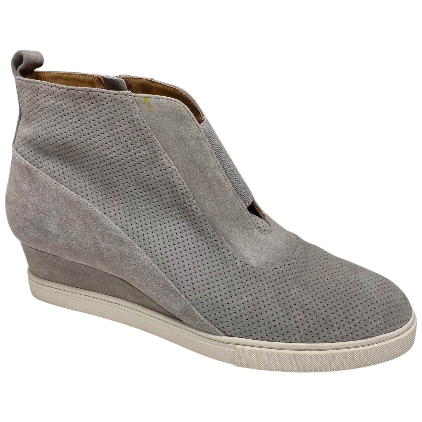 Shoes Sneakers By Clothes Mentor In Grey & White, Size: 10