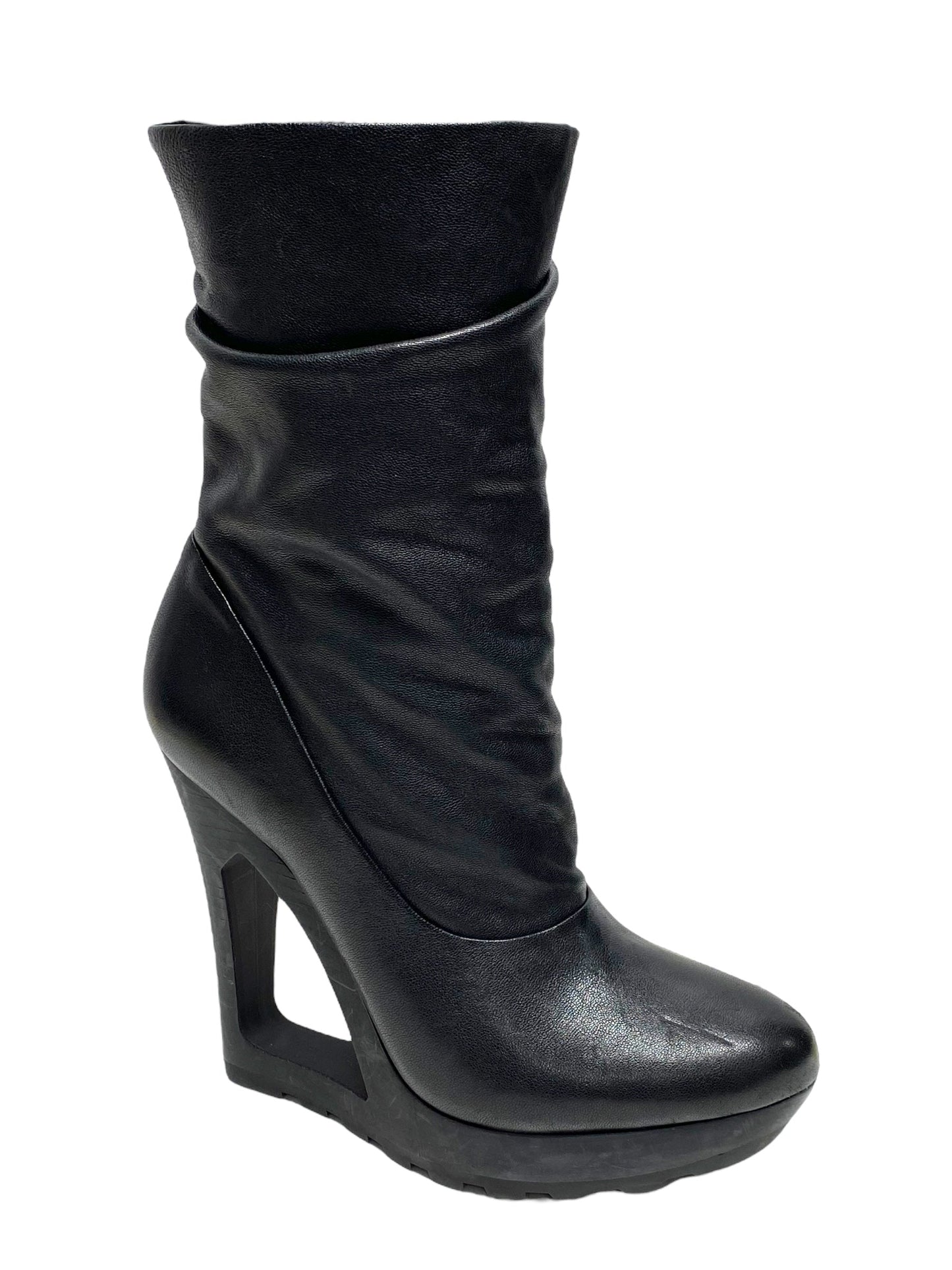 Boots Ankle Heels By Bcbgmaxazria In Black, Size: 8