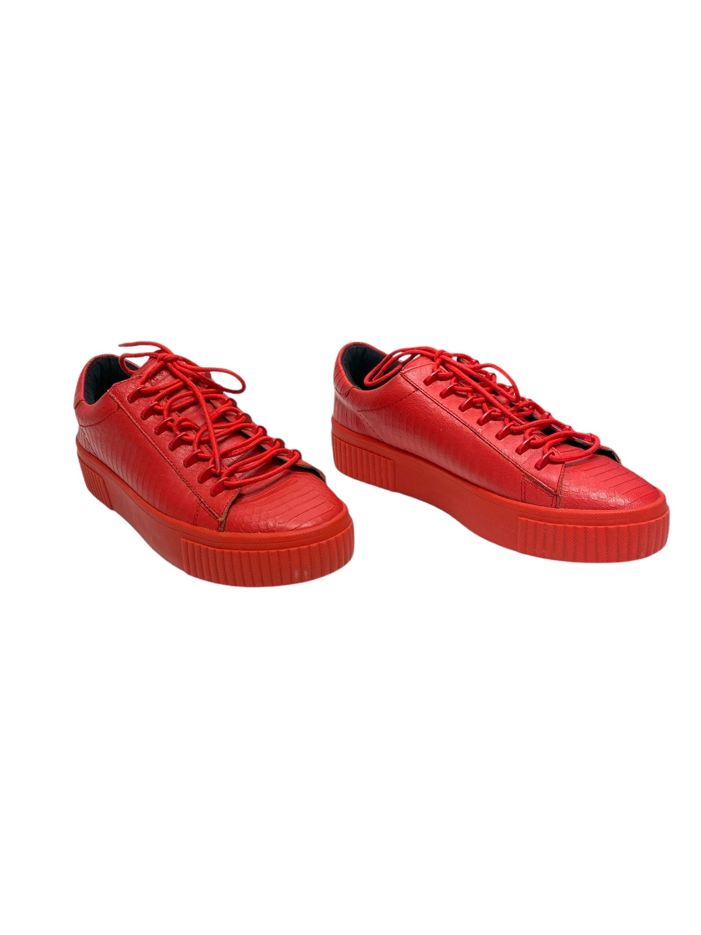 Shoes Sneakers By Clothes Mentor In Red, Size: 7.5