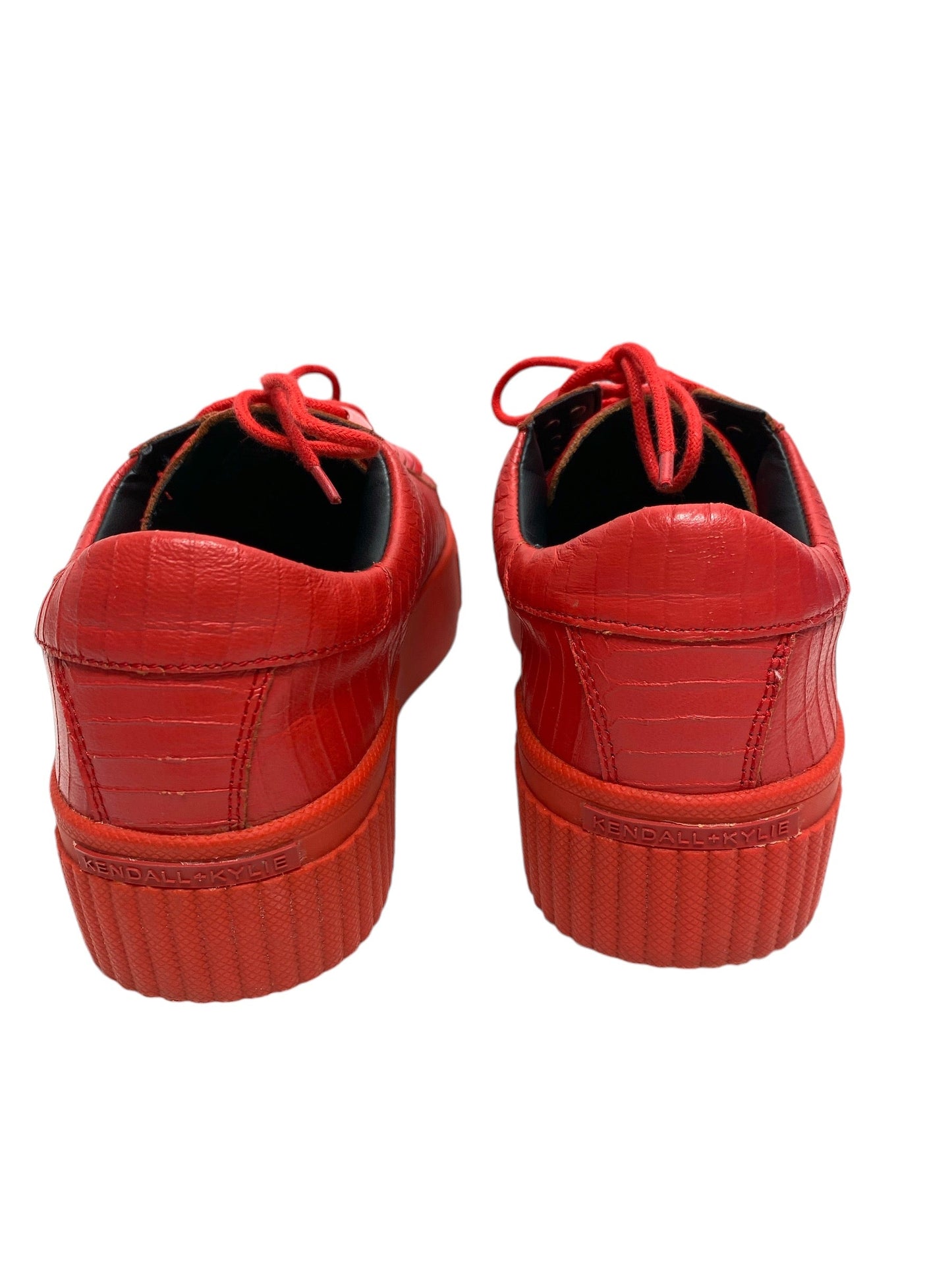 Shoes Sneakers By Clothes Mentor In Red, Size: 7.5