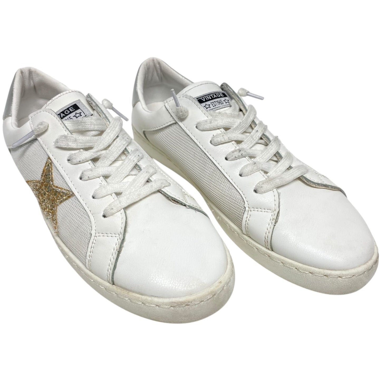 Shoes Sneakers By Vintage In White, Size: 10