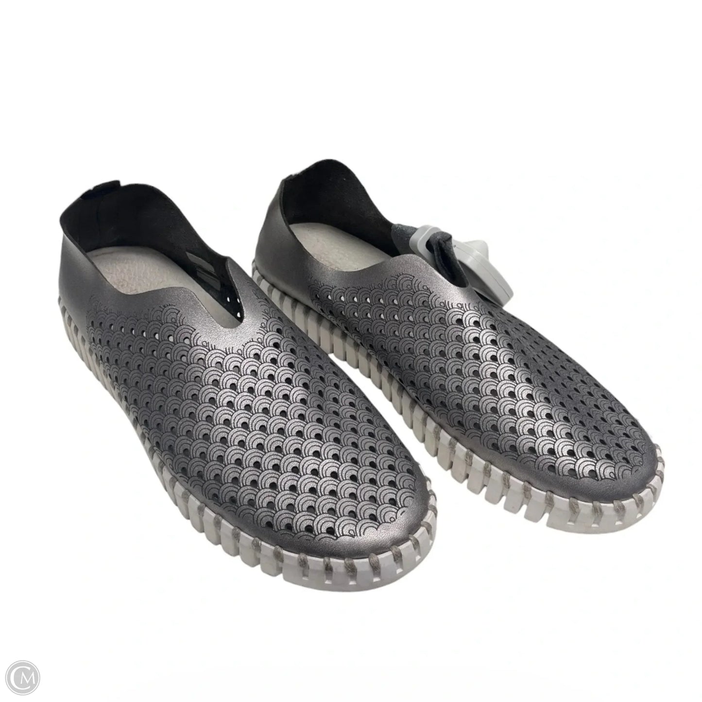Shoes Flats By ILSE JACOBSEN In Silver, Size: 5.5
