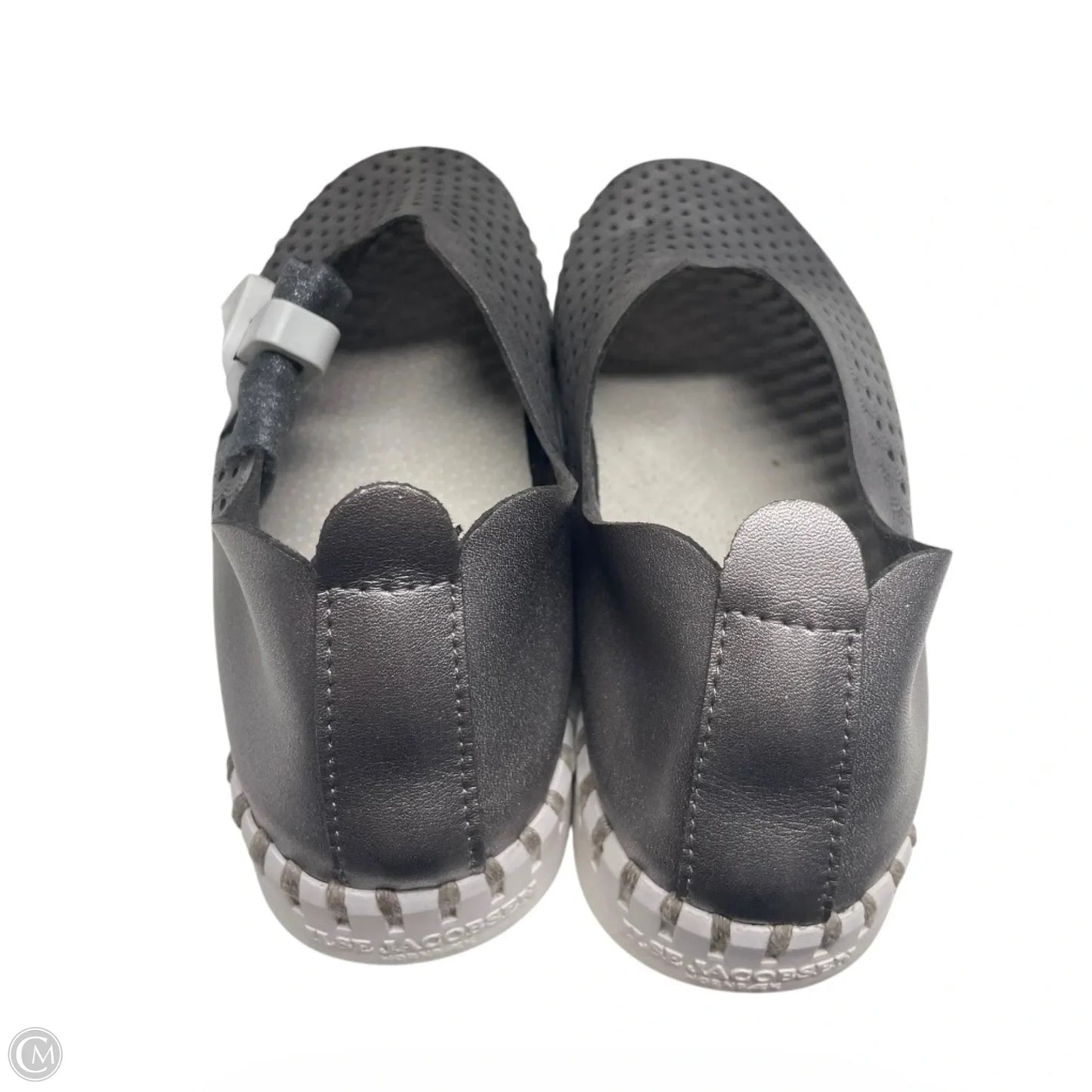 Shoes Flats By ILSE JACOBSEN In Silver, Size: 5.5