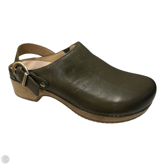 Shoes Flats By Dansko In Green, Size: 8