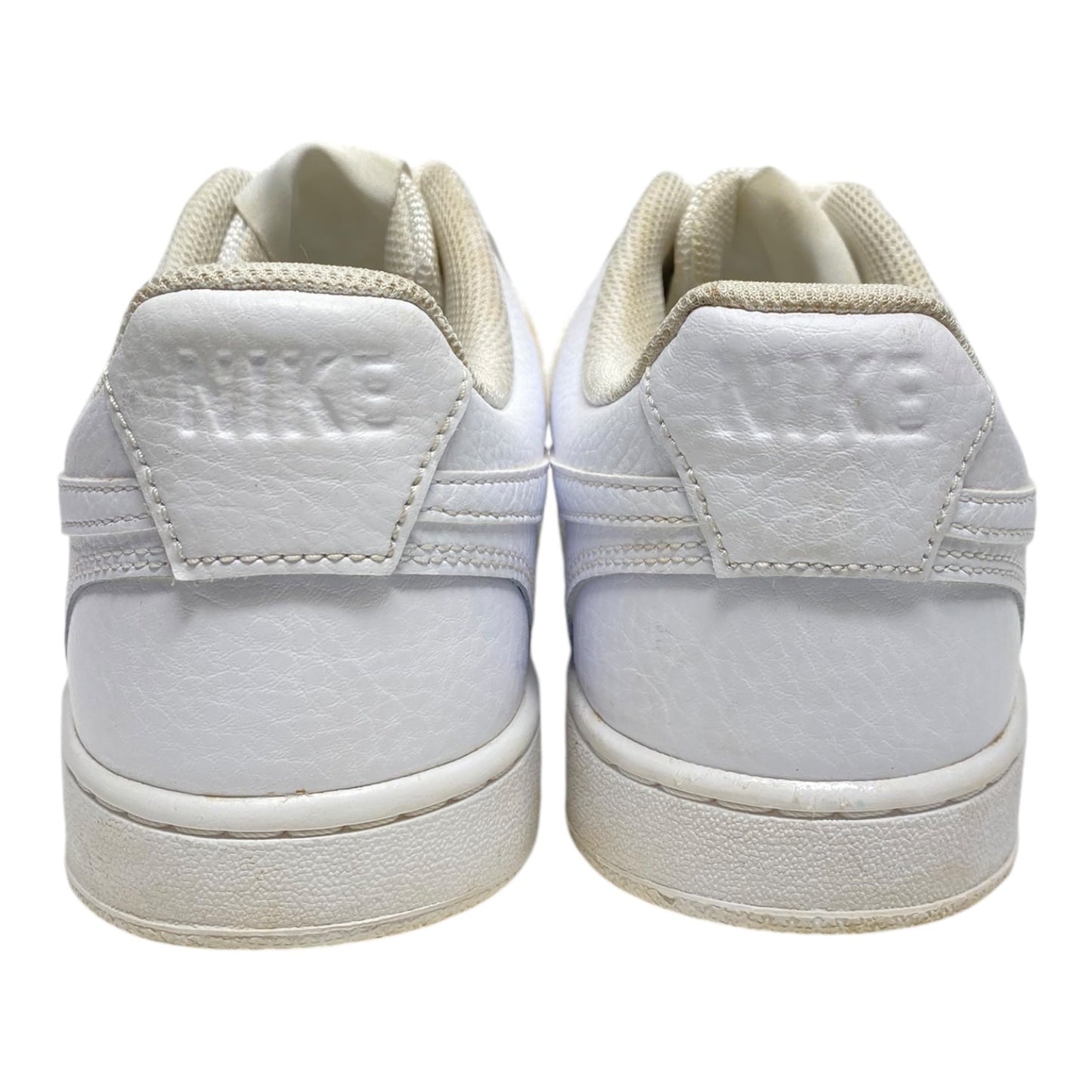 Shoes Sneakers By Nike In White, Size: 9.5