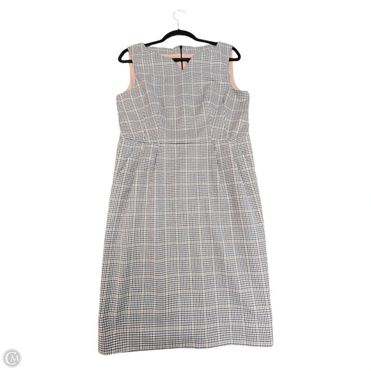 Dress Casual Short By Nanette Lepore In Plaid Pattern, Size: M