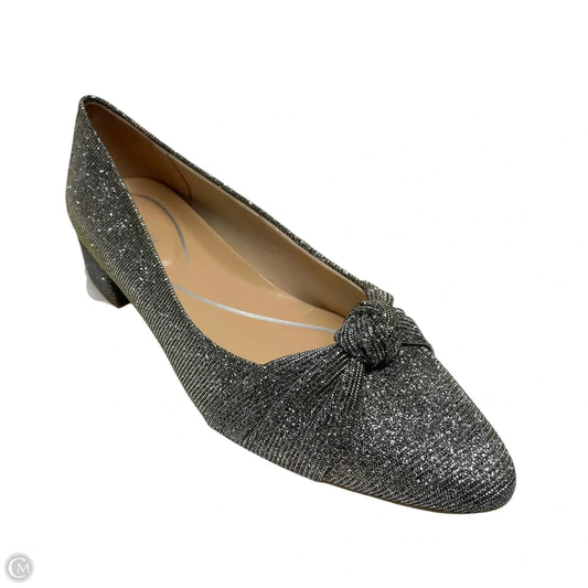 Shoes Flats By Easy Spirit In Silver, Size: 7