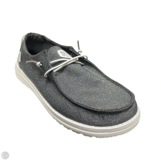 Shoes Flats By Hey Dude In Grey & White, Size: 8
