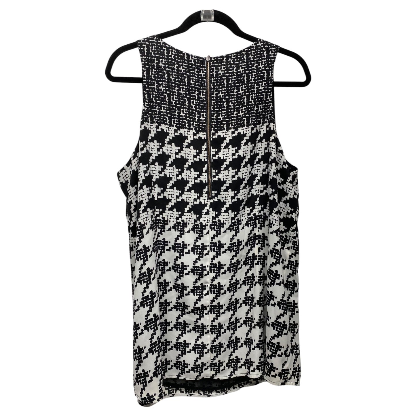 Top Sleeveless By Cabi In Black & White, Size: 1x