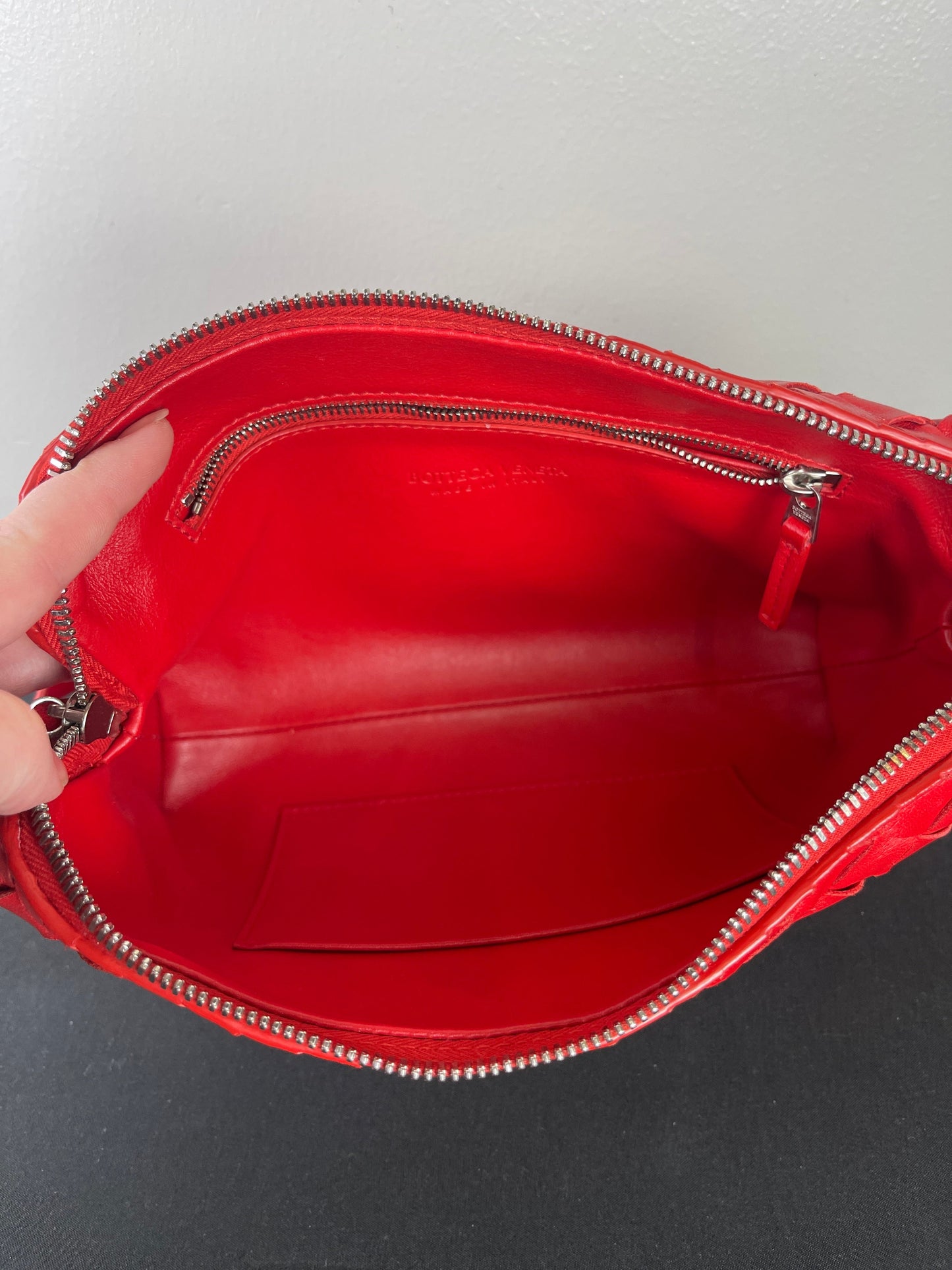 Handbag Luxury Designer By Bottega Veneta  Size: Medium