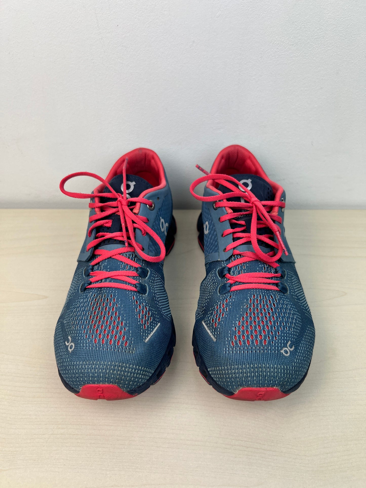 Shoes Athletic By On In Blue, Size: 6.5