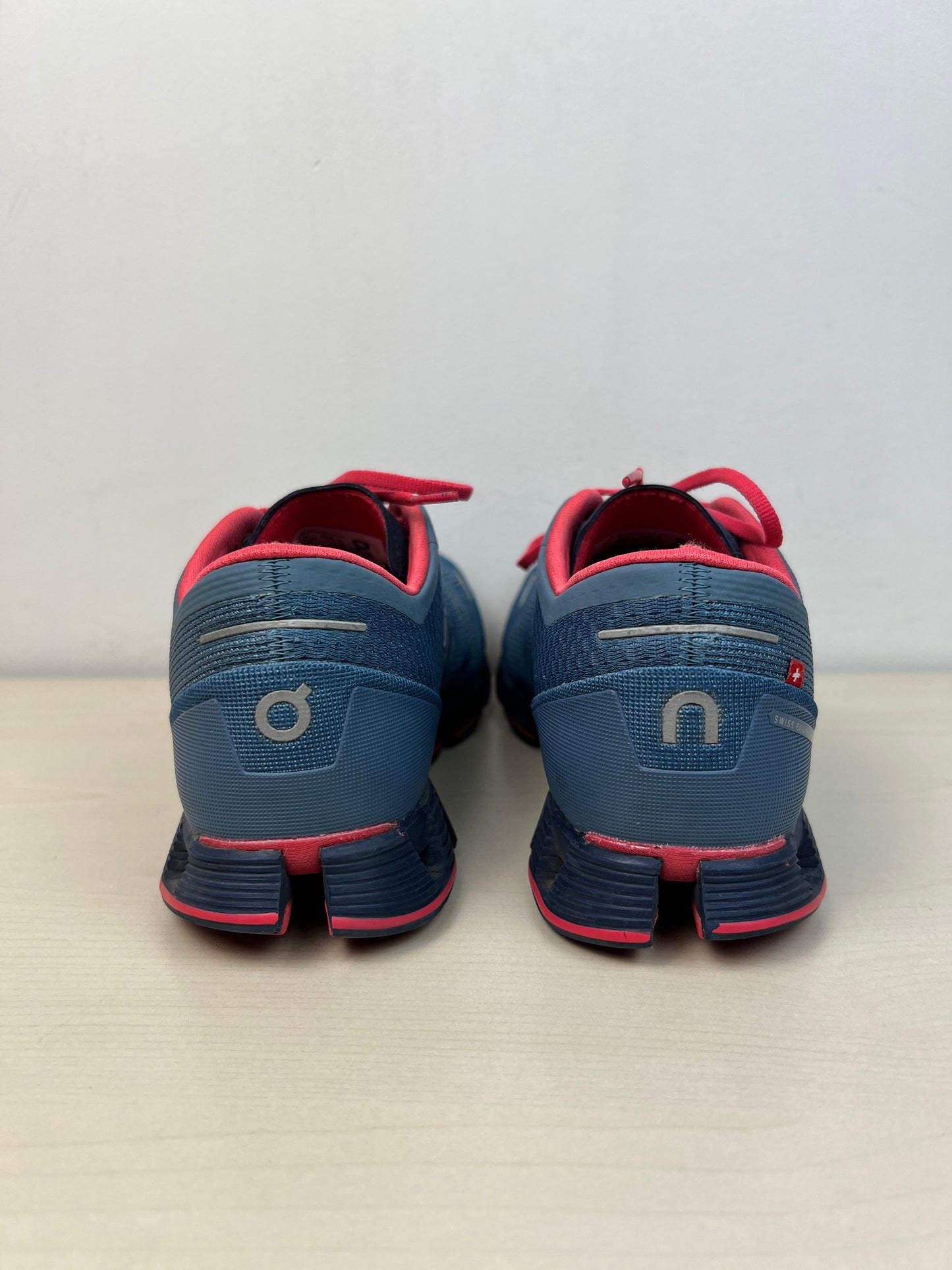 Shoes Athletic By On In Blue, Size: 6.5