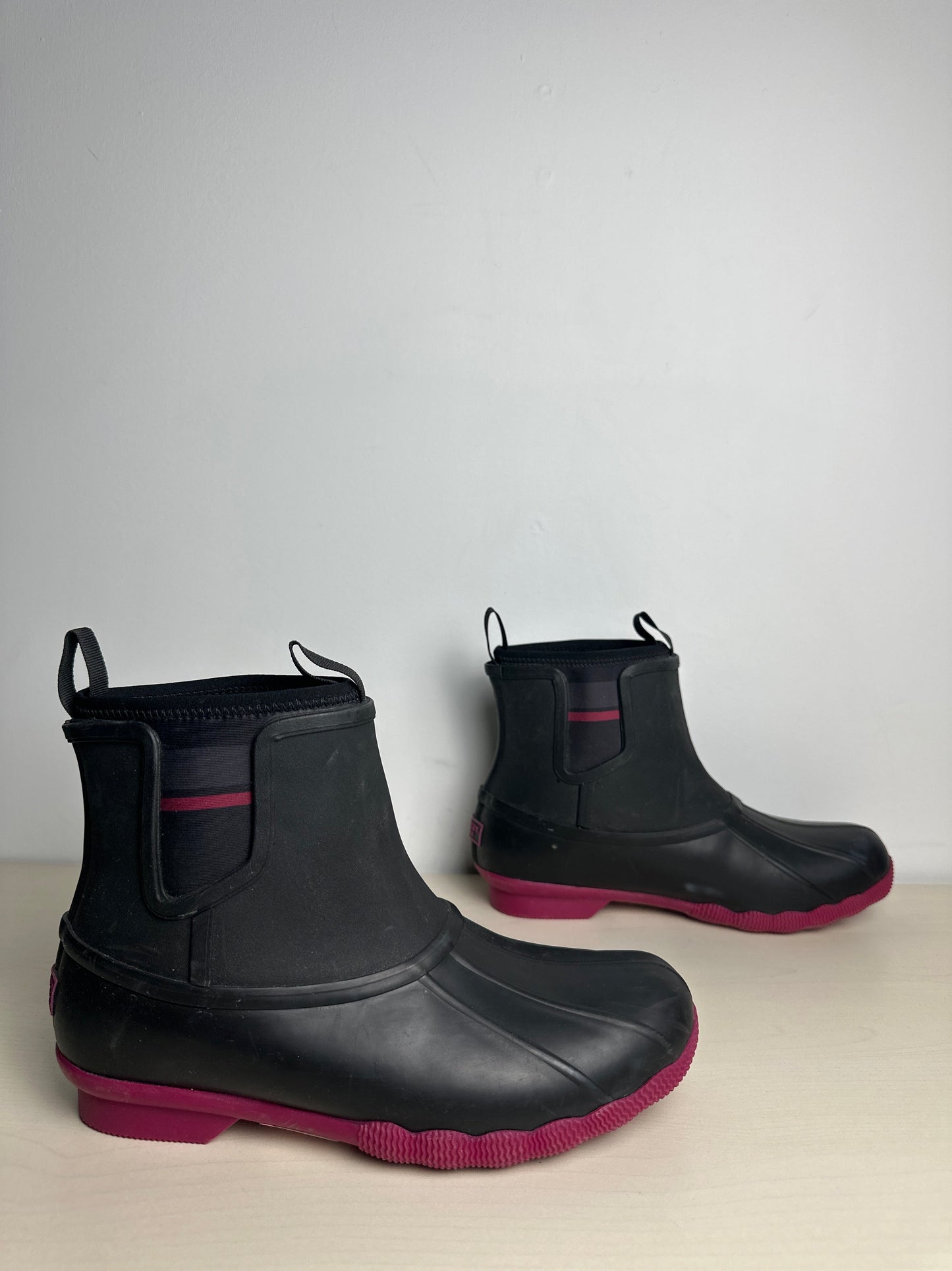 Boots Rain By Sperry In Black & Pink, Size: 6.5