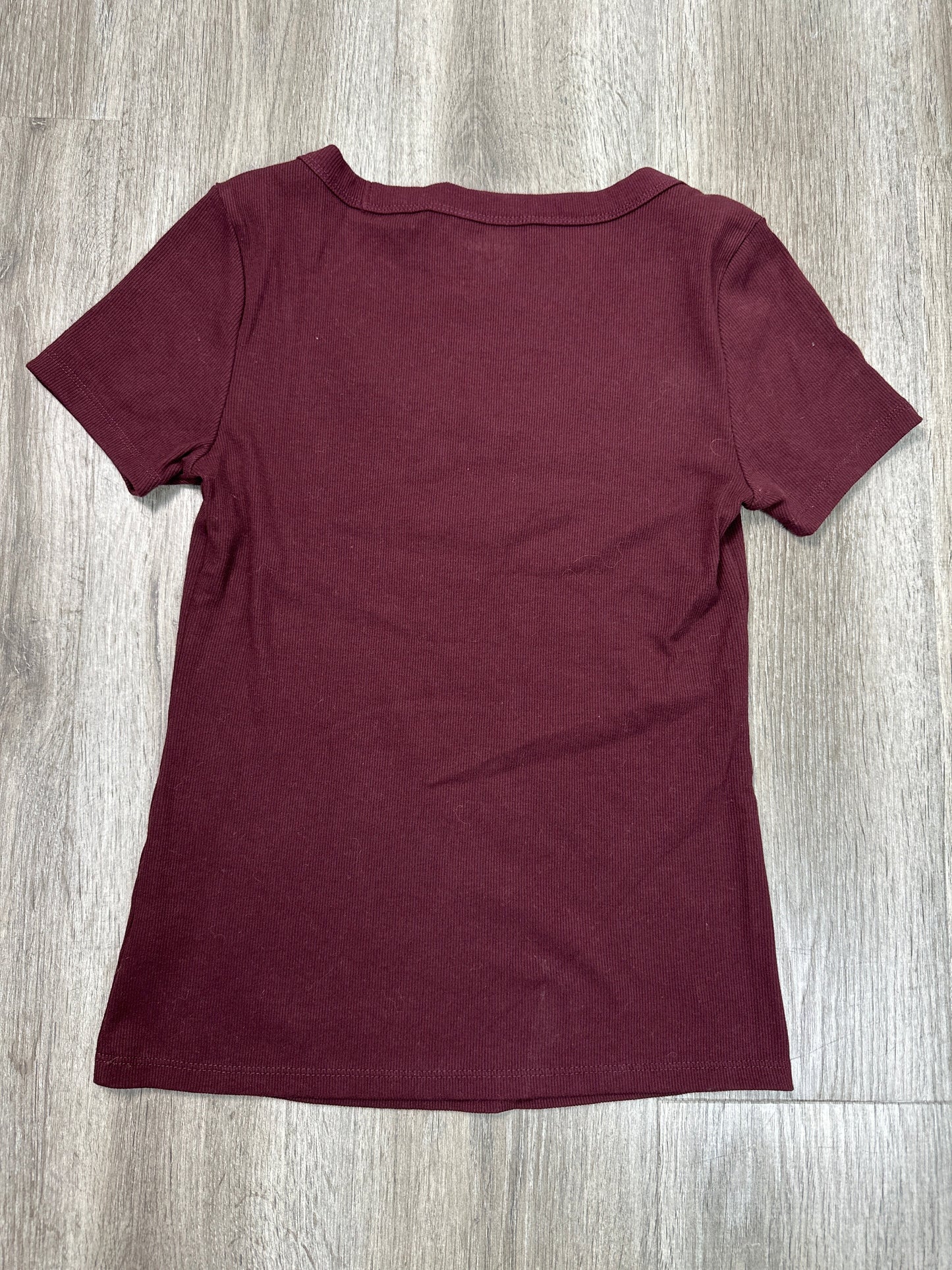 Top Short Sleeve Basic By Old Navy In Maroon, Size: M