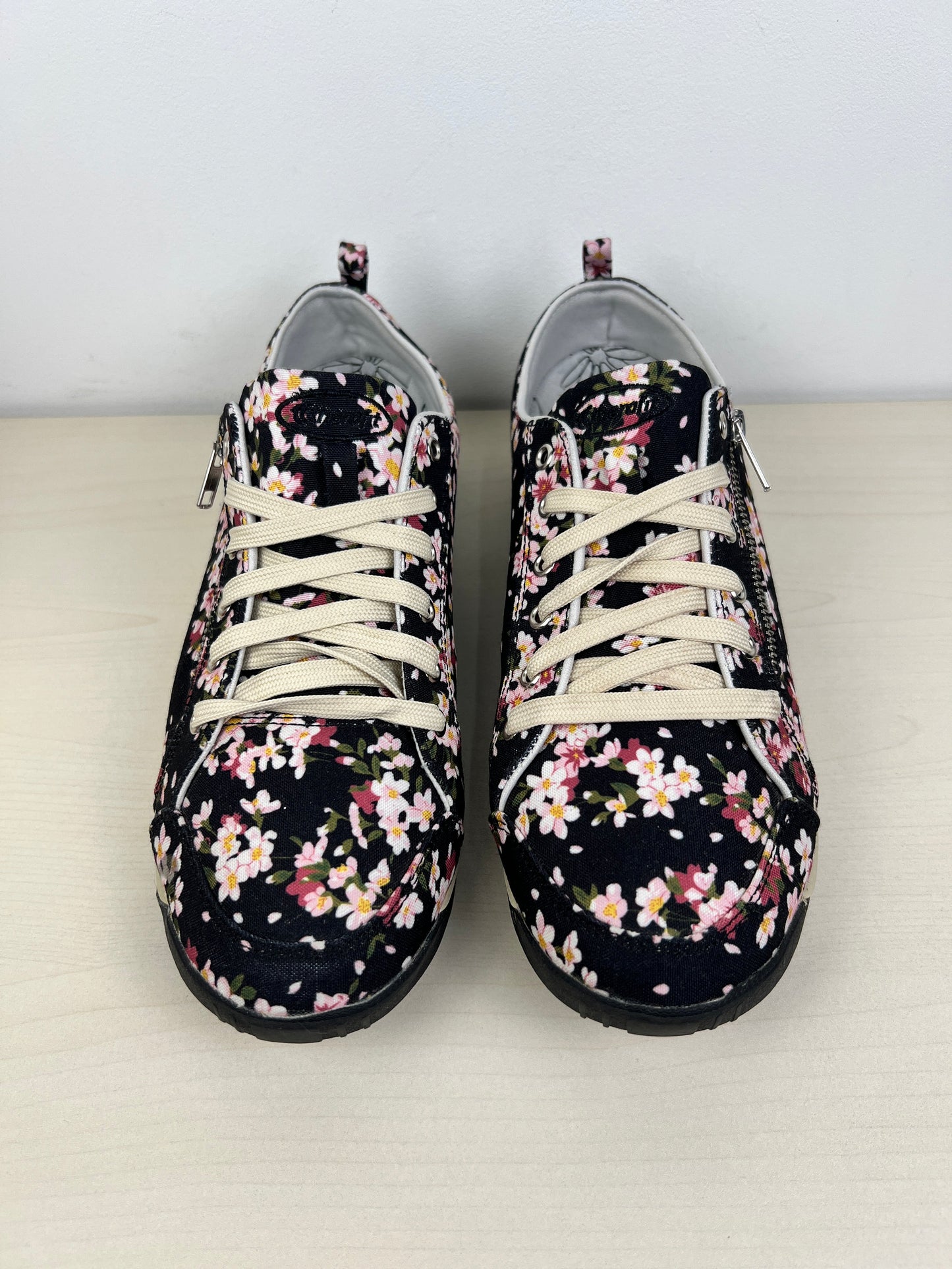 Floral Print Shoes Sneakers THERAFIT, Size 11