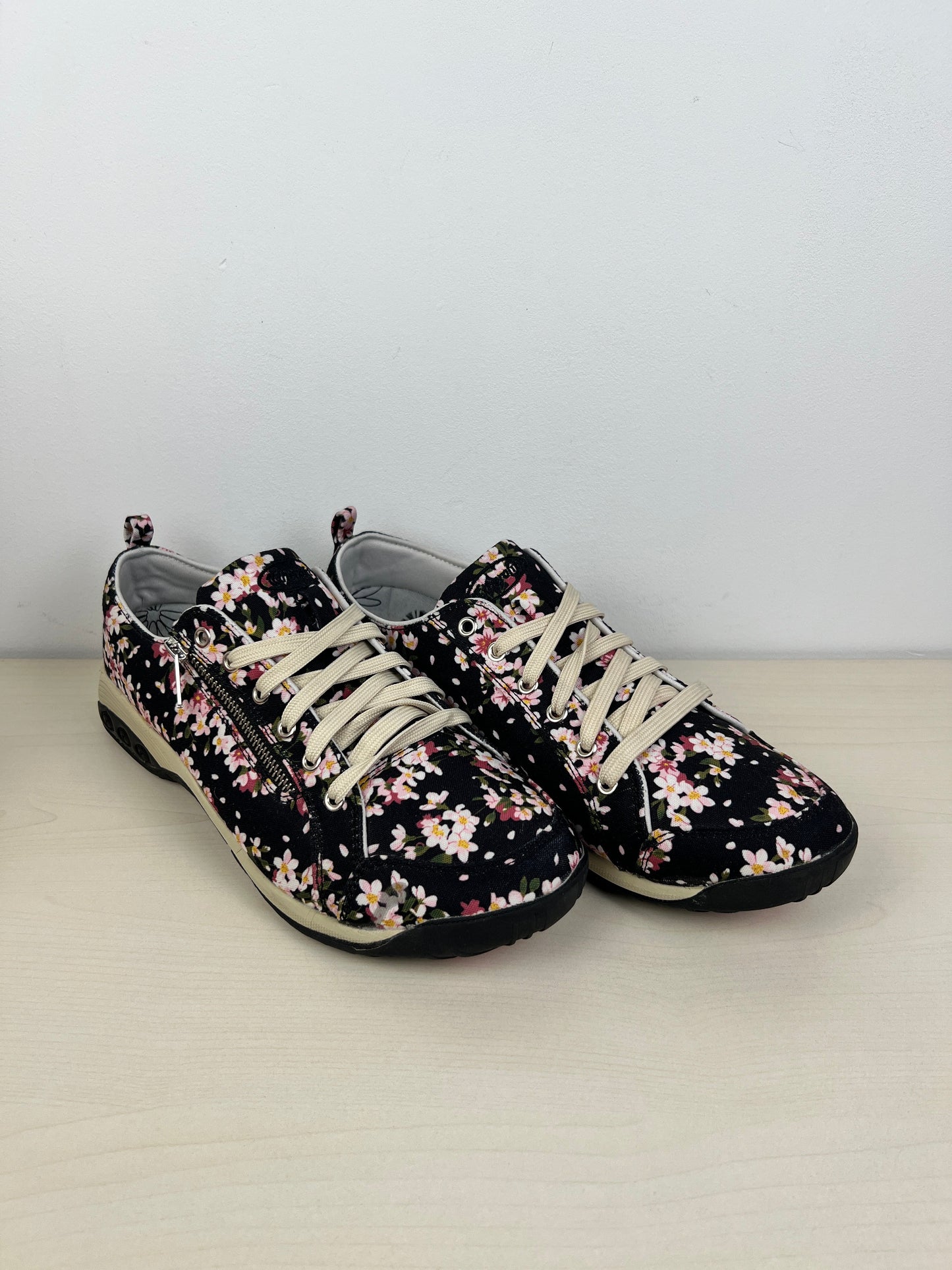 Floral Print Shoes Sneakers THERAFIT, Size 11