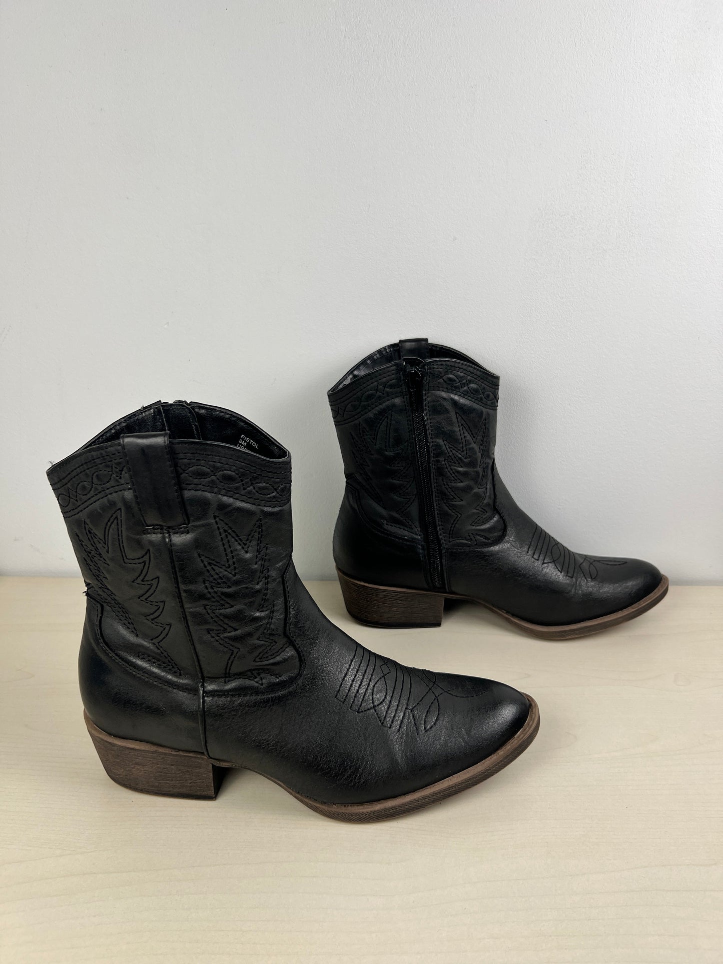 Black Boots Western Coconuts, Size 8
