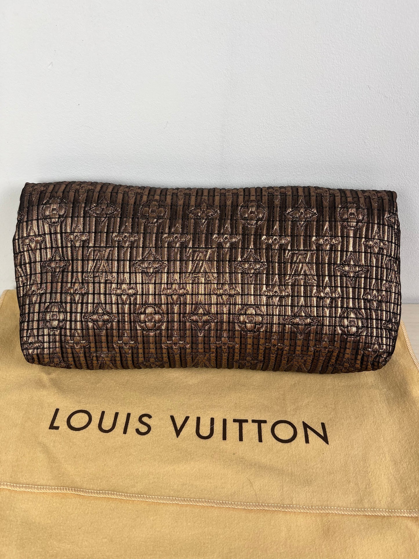 Clutch Luxury Designer Louis Vuitton, Size Medium
