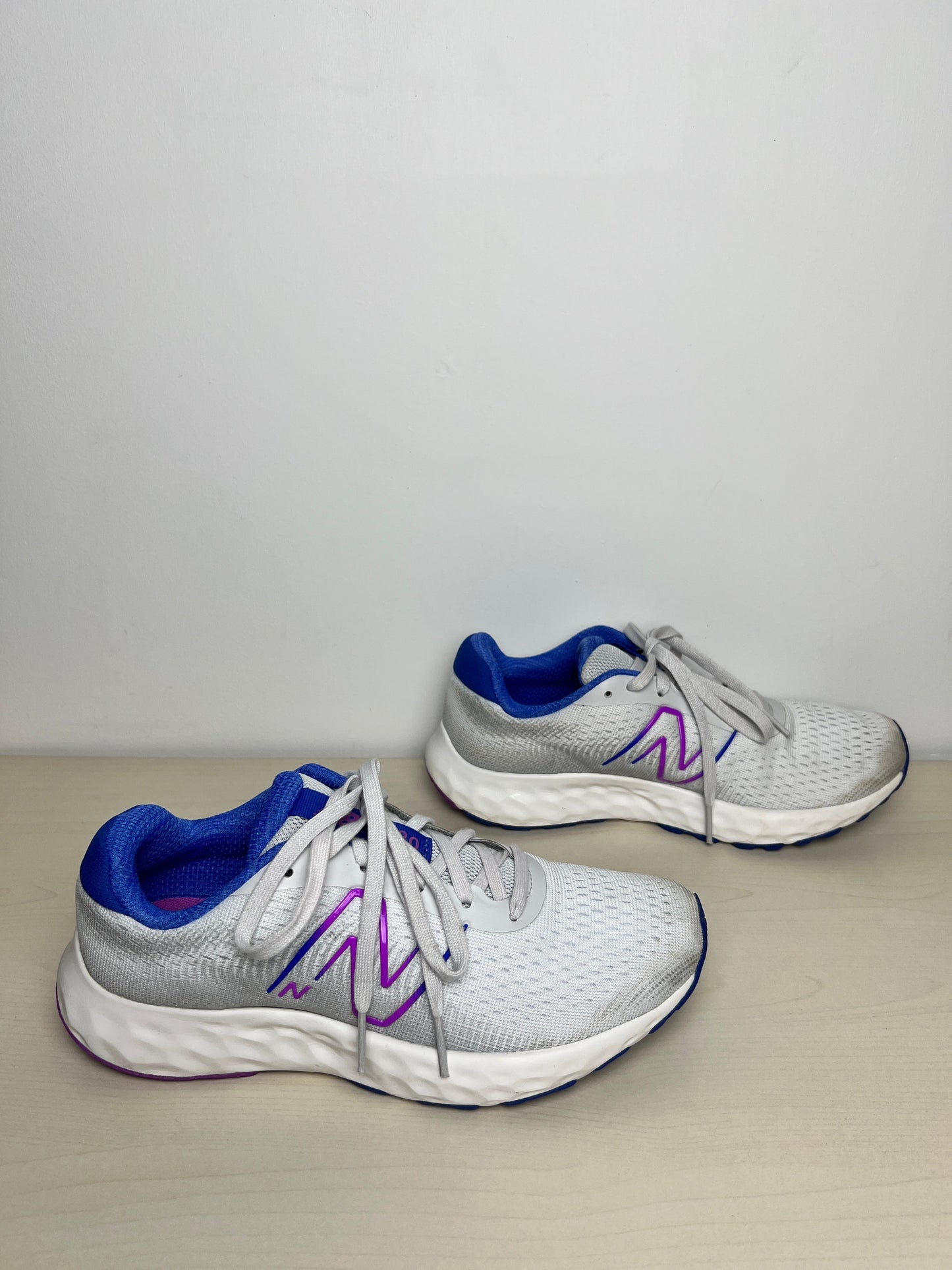 Shoes Athletic By New Balance In Blue & White, Size: 7.5