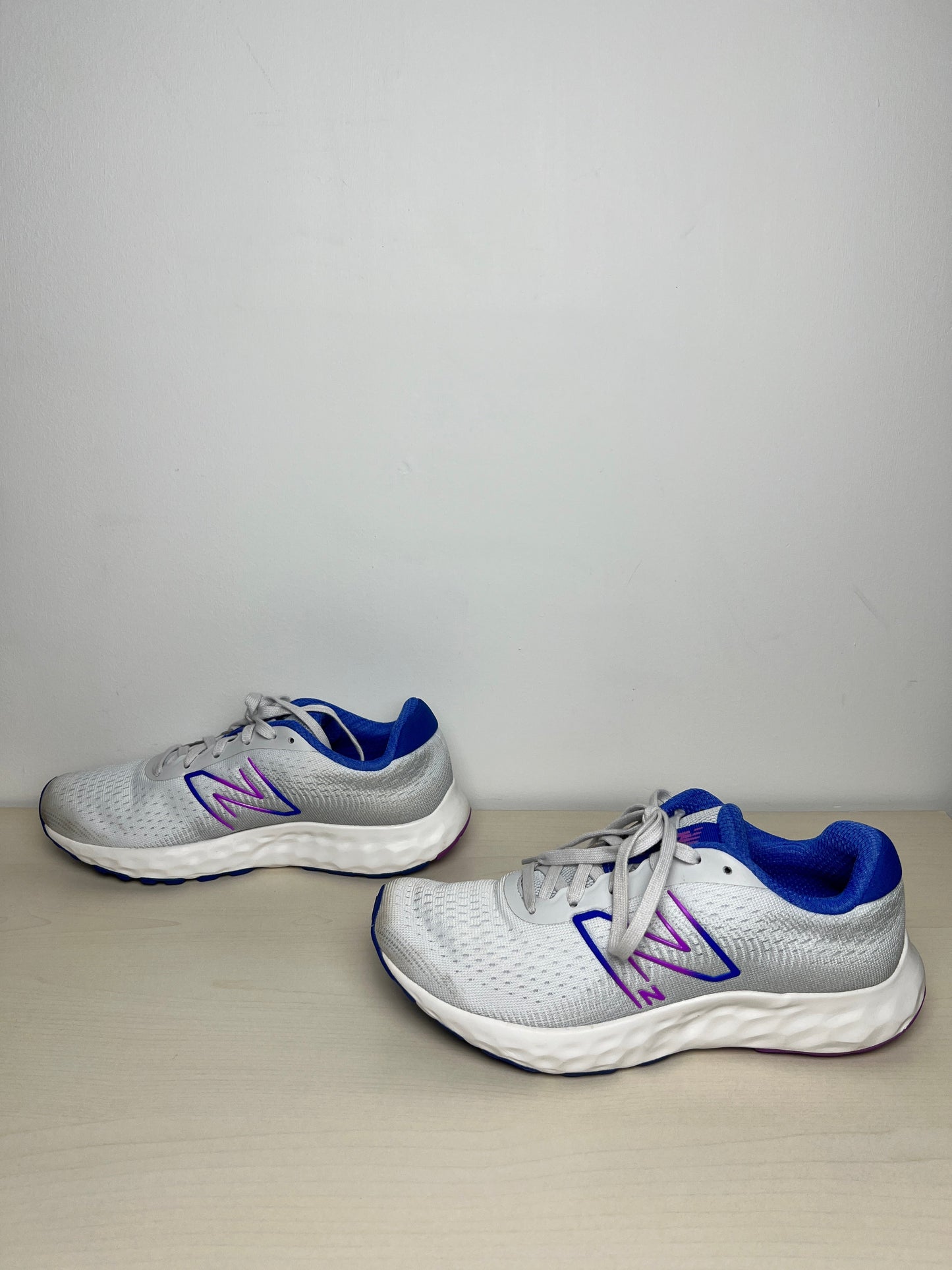 Shoes Athletic By New Balance In Blue & White, Size: 7.5