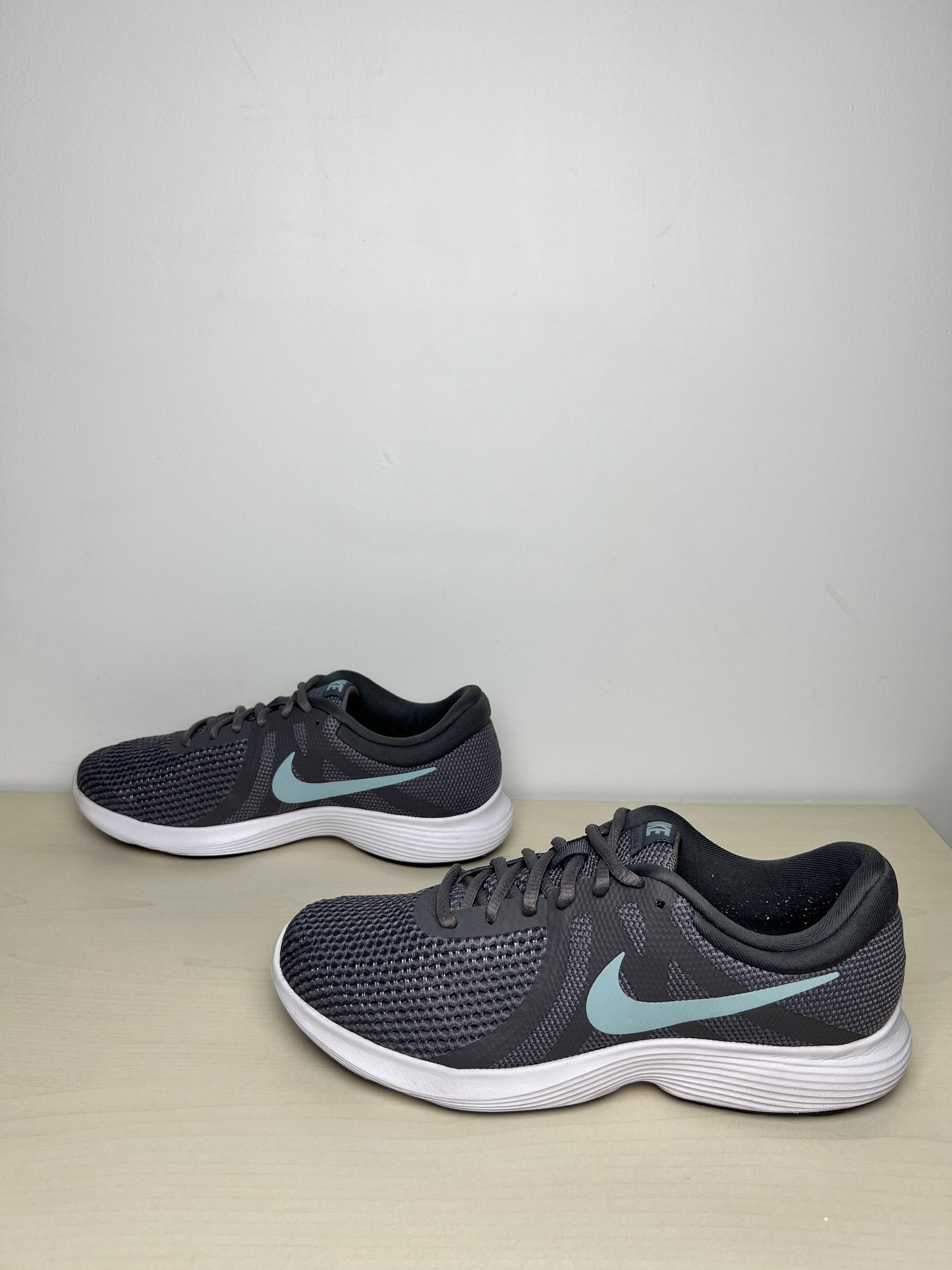 Shoes Athletic By Nike In Blue & Grey, Size: 9.5