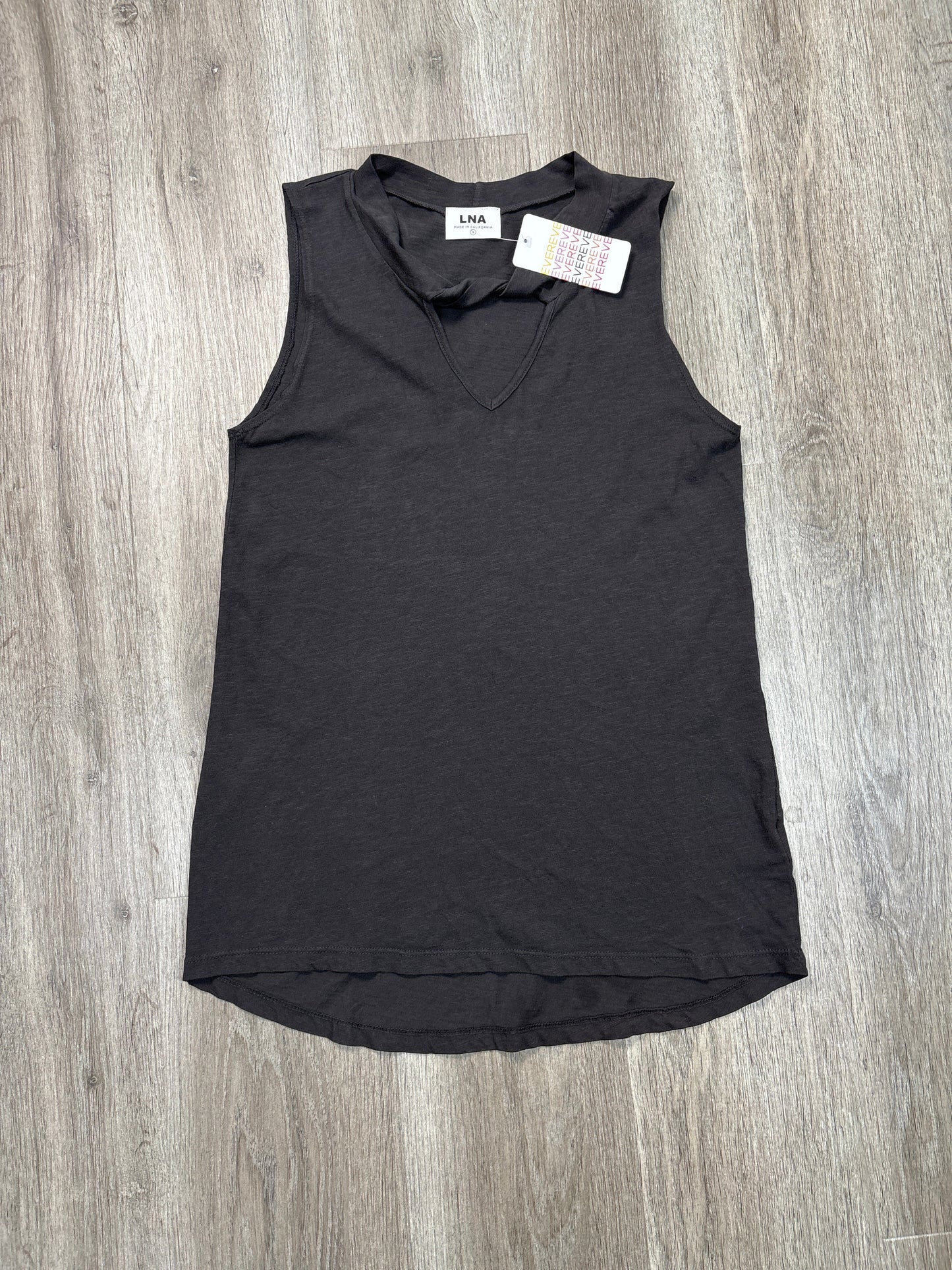 Top Sleeveless By Cmb In Black, Size: S