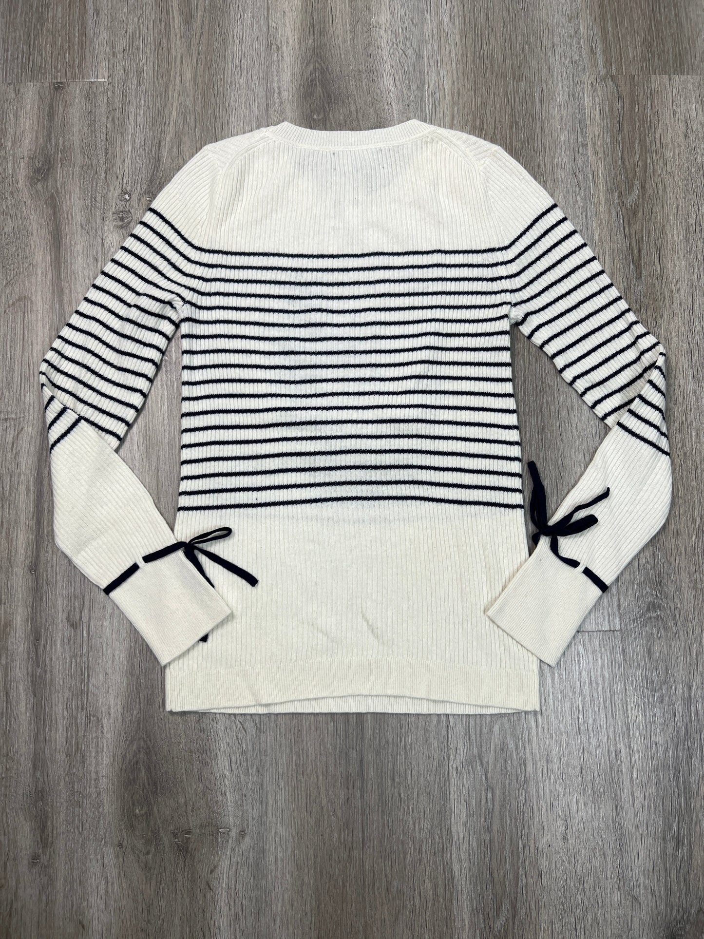 Top Long Sleeve By Banana Republic In White, Size: S